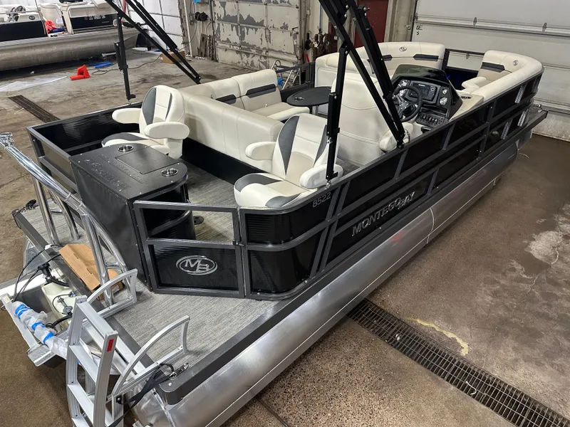 Slide: The Image of Montego Bay 150HP Fish & Cruise 8522 Tritoon 2025 - 48