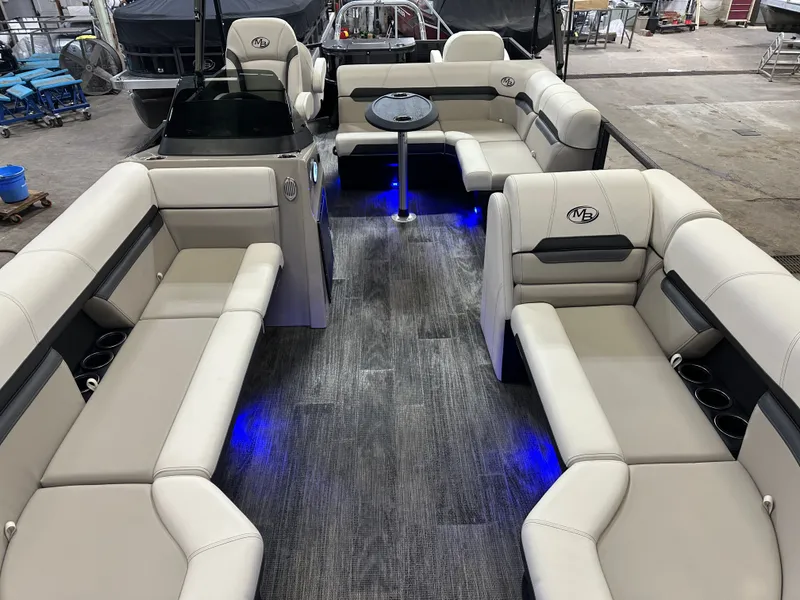 Slide: The Image of Montego Bay 150HP Fish & Cruise 8522 Tritoon 2025 - 7