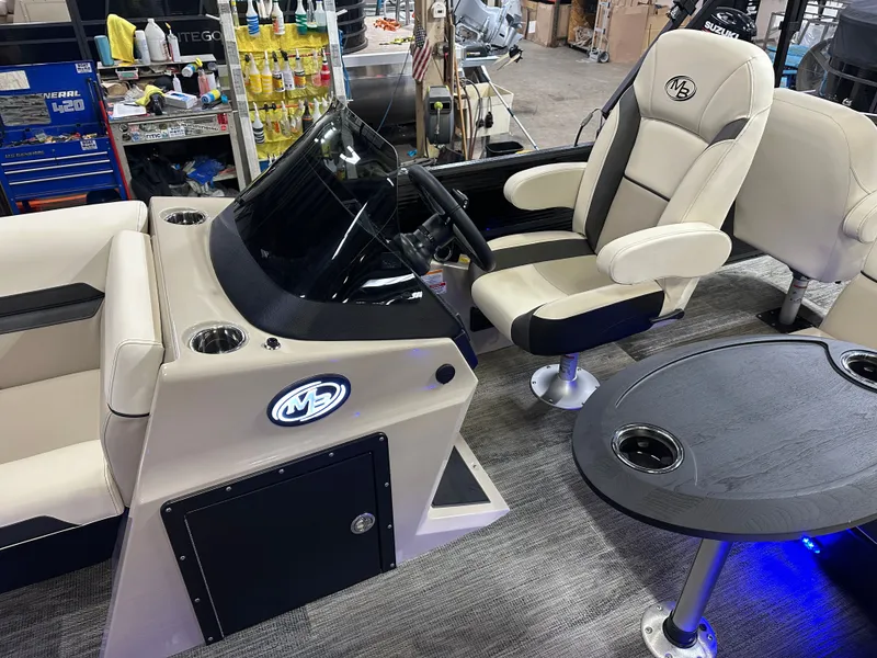 Slide: The Image of Montego Bay 8522 Fish & Cruise Tritoon & Honda 150HP 4-Stroke EFI 2025 - 12