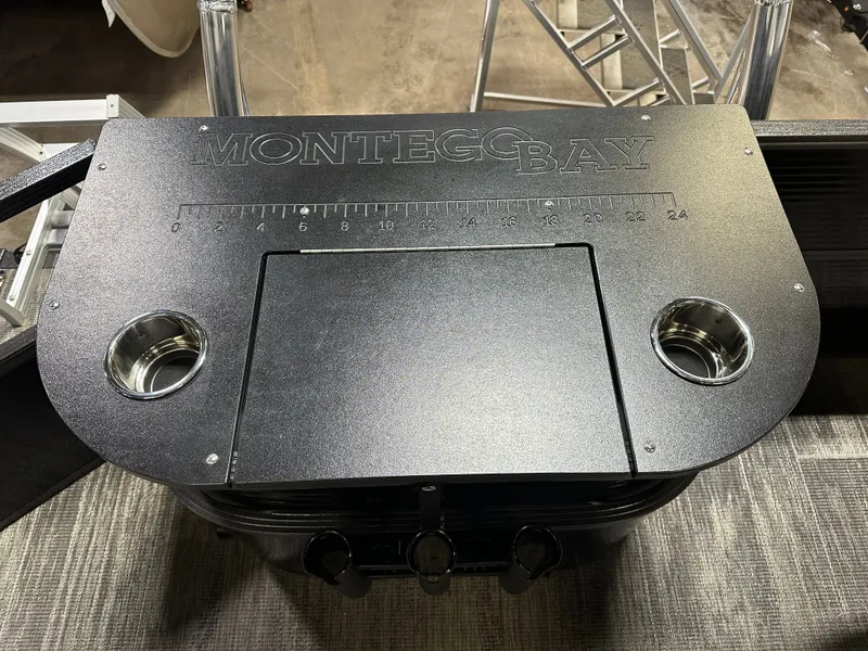 Slide: The Image of Montego Bay 8522 Fish & Cruise Tritoon & Honda 150HP 4-Stroke EFI 2025 - 20