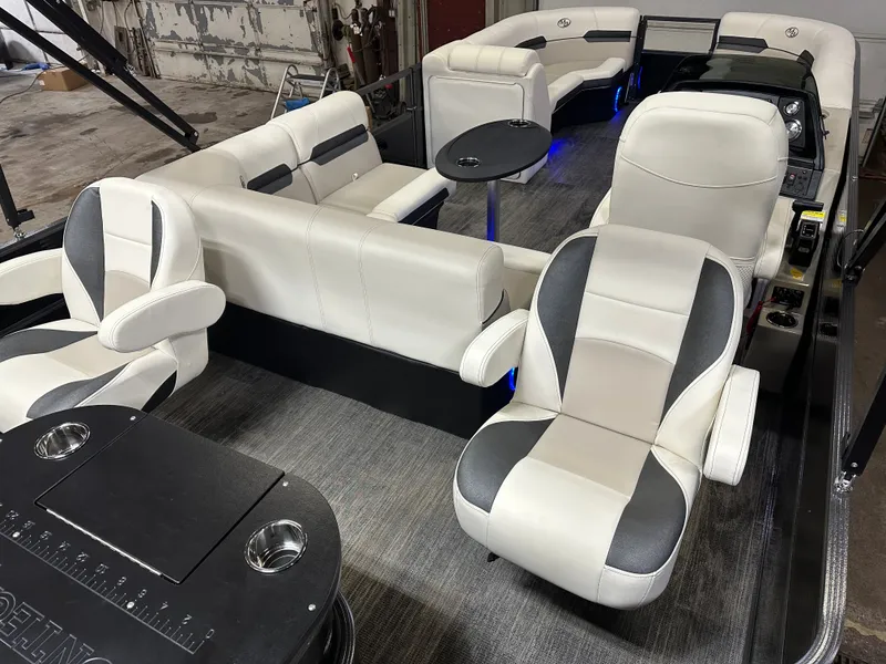 Slide: The Image of Montego Bay 8522 Fish & Cruise Tritoon & Honda 150HP 4-Stroke EFI 2025 - 23