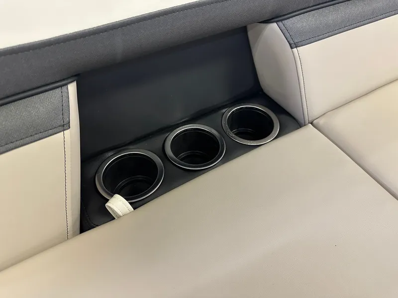 Slide: The Image of Montego Bay 8522 Fish & Cruise Tritoon & Honda 150HP 4-Stroke EFI 2025 - 25