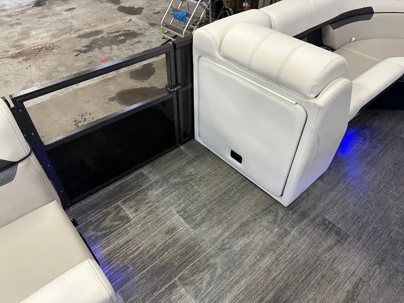 Slide: The Image of Montego Bay 8522 Fish & Cruise Tritoon & Honda 150HP 4-Stroke EFI 2025 - 26