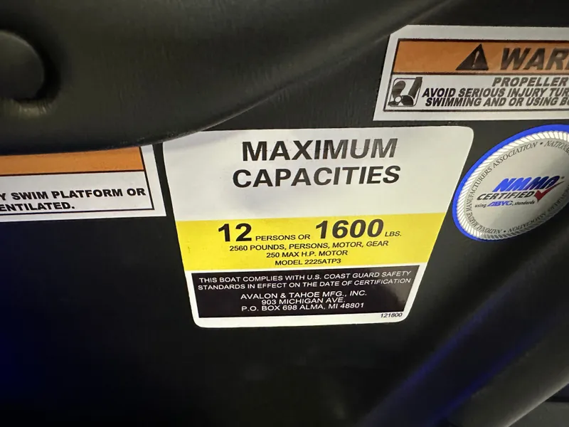 Slide: The Image of Tahoe Cascade 2385 Cruise Rear Bench (CRB) Tritoon & Honda 4-Stroke EFI 2025 - 17