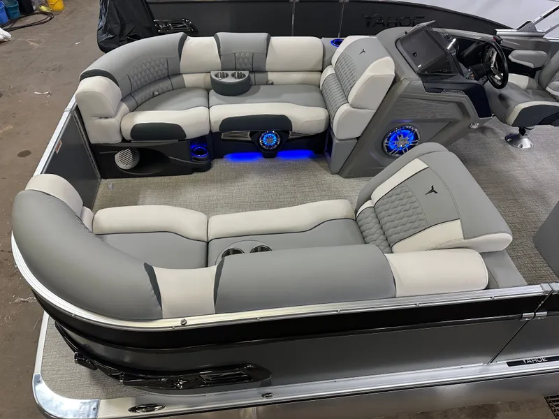 Slide: The Image of Tahoe Cascade 2385 Cruise Rear Bench (CRB) Tritoon & Honda 4-Stroke EFI 2025 - 3