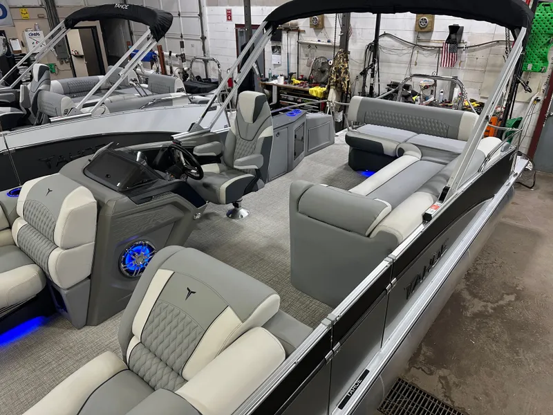 Slide: The Image of Tahoe Cascade 2385 Cruise Rear Bench (CRB) Tritoon & Honda 4-Stroke EFI 2025 - 4