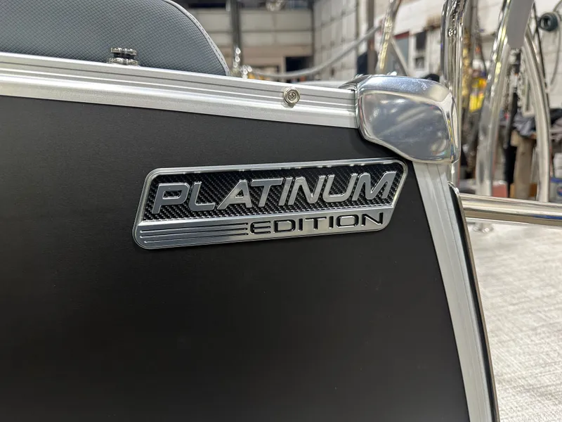 Slide: The Image of Tahoe Cascade 2385 Cruise Rear Bench (CRB) Tritoon & Honda 4-Stroke EFI 2025 - 45