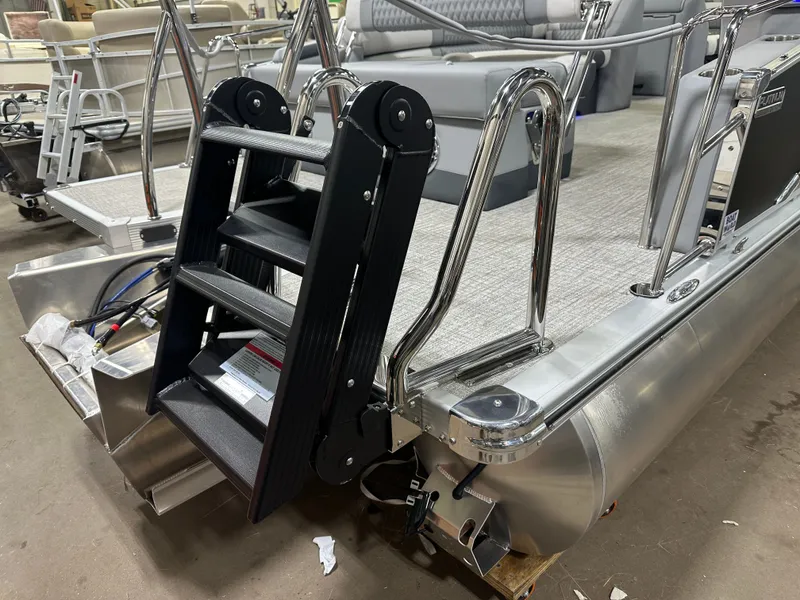 Slide: The Image of Tahoe Cascade 2385 Cruise Rear Bench (CRB) Tritoon & Honda 4-Stroke EFI 2025 - 52