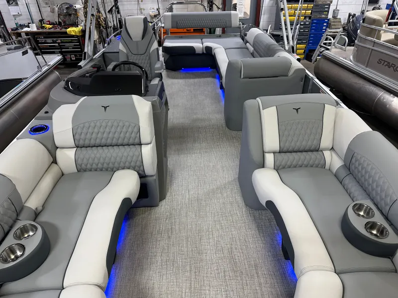 Slide: The Image of Tahoe Cascade 2385 Cruise Rear Bench (CRB) Tritoon & Honda 4-Stroke EFI 2025 - 7