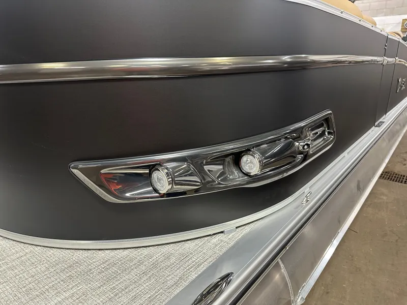 Slide: The Image of Tahoe Cascade 2385 Elite Cruise Tritoon & Honda 4-Stroke EFI 2025 - 39