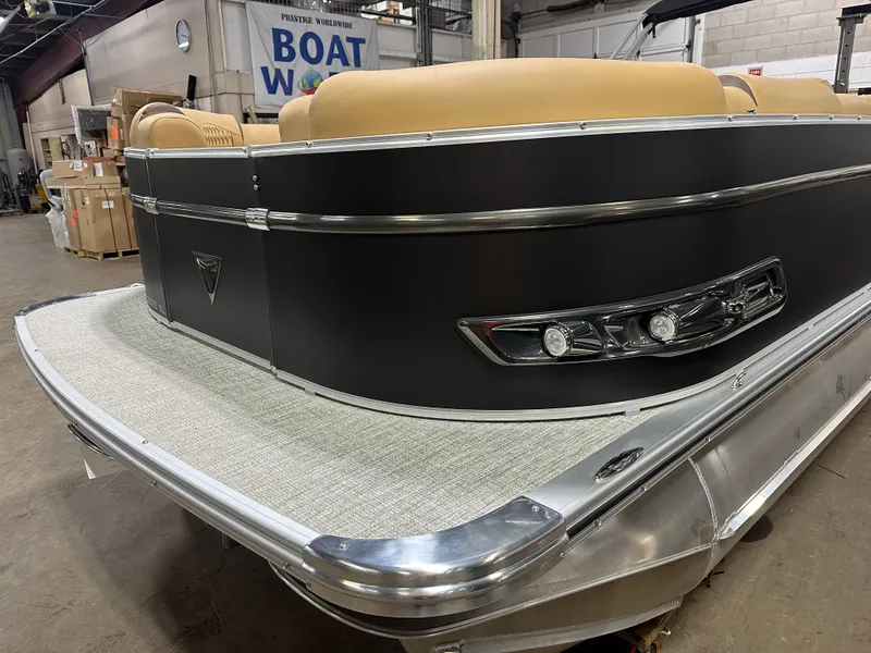 Slide: The Image of Tahoe Cascade 2385 Elite Cruise Tritoon & Honda 4-Stroke EFI 2025 - 41