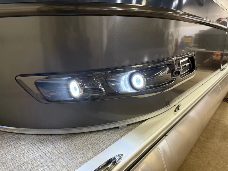 Slide: The Image of Tahoe Cascade 200HP Elite 2385 Tritoon 2025 - 38