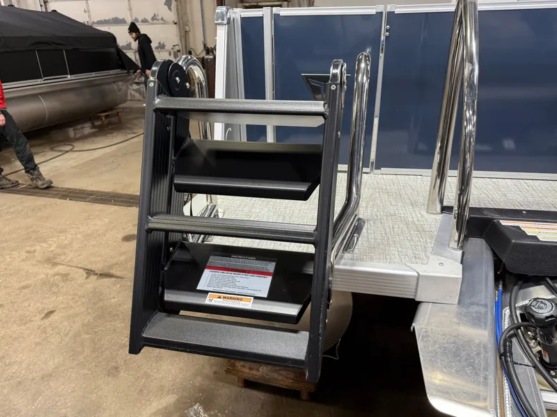 Slide: The Image of Tahoe Cascade 200HP Elite 2385 Tritoon 2025 - 47