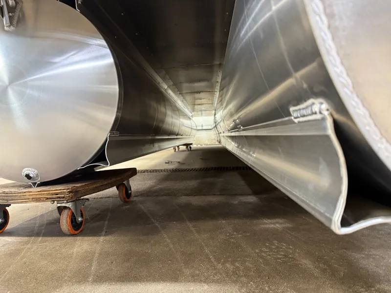 Slide: The Image of Tahoe Cascade 200HP Elite 2385 Tritoon 2025 - 52