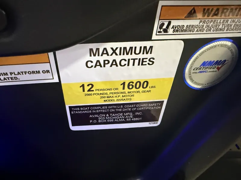 Slide: The Image of Tahoe Cascade 2385 Elite Cruise Tritoon & Honda 4-Stroke EFI 2025 - 19