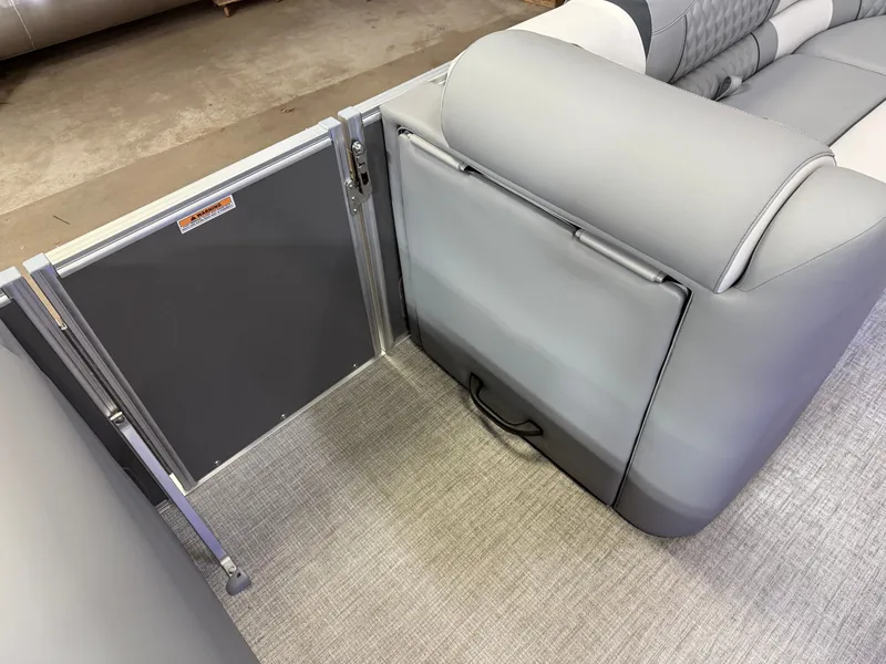 Slide: The Image of Tahoe Cascade 2385 Elite Cruise Tritoon & Honda 4-Stroke EFI 2025 - 27