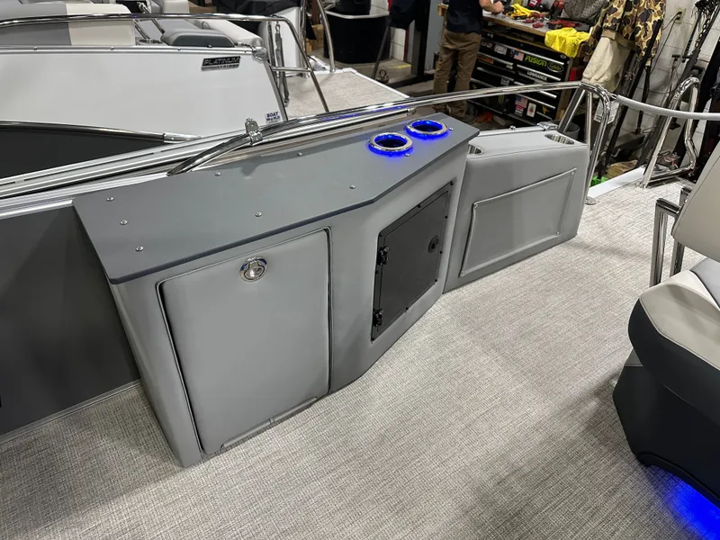 Slide: The Image of Tahoe Cascade 2385 Cruise Rear Bench Tritoon & Honda 225HP 4-Stroke EFI 2025 - 21