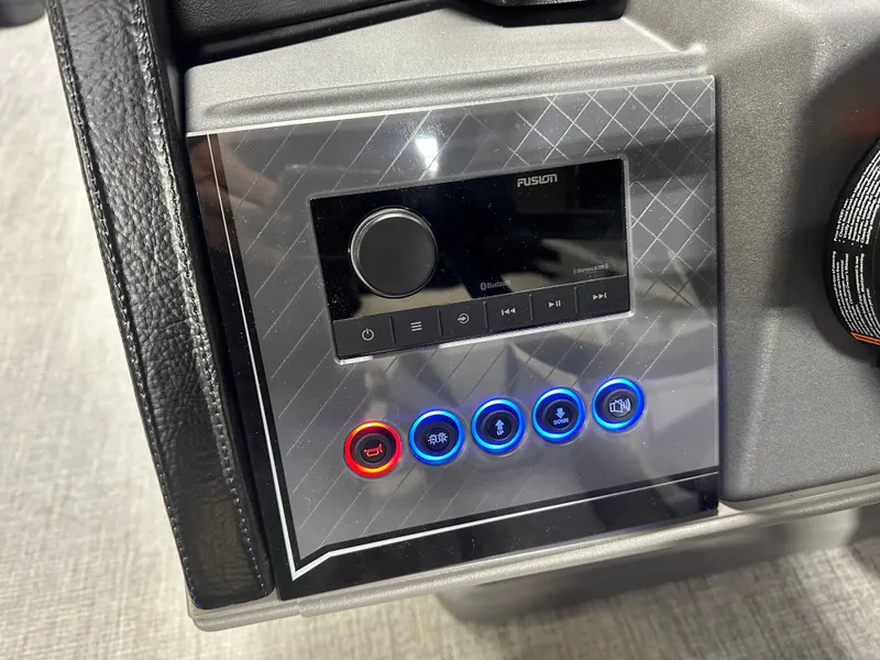 Slide: The Image of Tahoe Cascade 2385 Elite Cruise Tritoon & Honda 4-Stroke EFI 2025 - 15