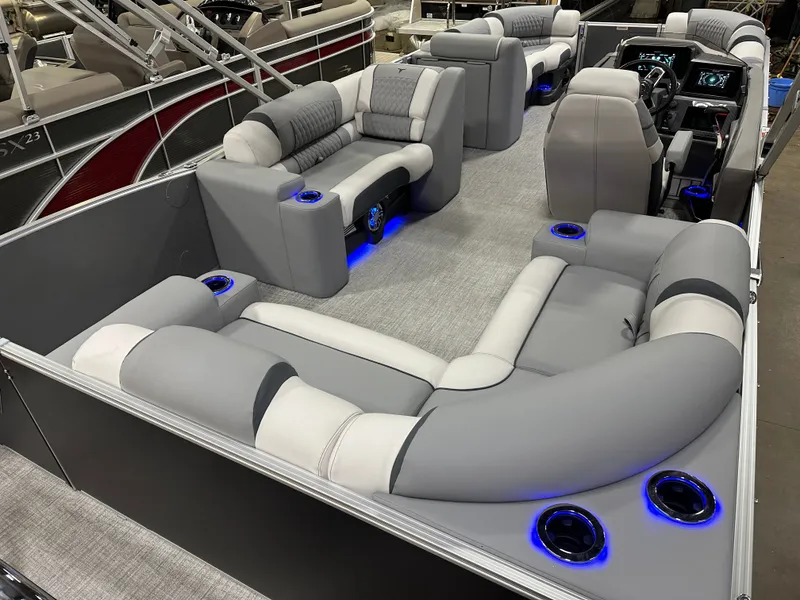Slide: The Image of Tahoe Cascade 2385 Elite Cruise Tritoon & Honda 4-Stroke EFI 2025 - 22