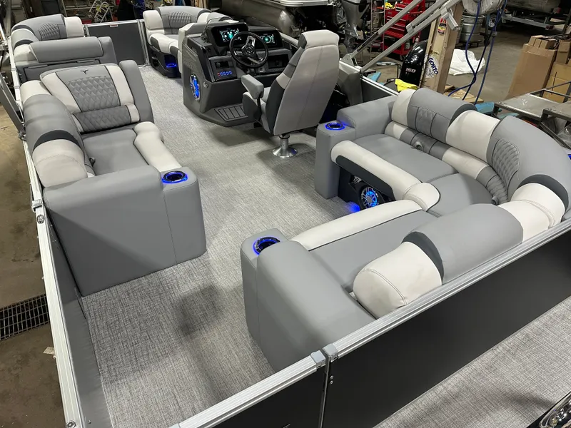 Slide: The Image of Tahoe Cascade 2385 Elite Cruise Tritoon & Honda 4-Stroke EFI 2025 - 23