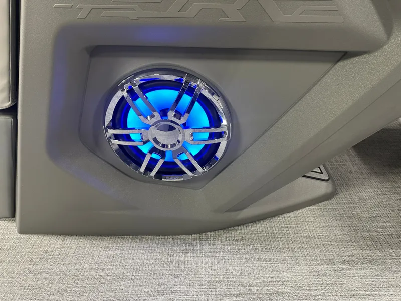 Slide: The Image of Tahoe Cascade 2385 Elite Cruise Tritoon & Honda 4-Stroke EFI 2025 - 30