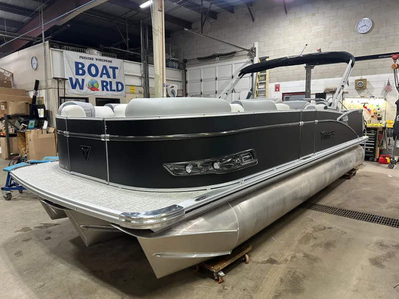 Slide: The Image of Tahoe Cascade 2385 Elite Cruise Tritoon & Honda 4-Stroke EFI 2025 - 39