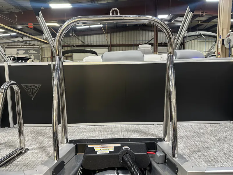 Slide: The Image of Tahoe Cascade 2385 Elite Cruise Tritoon & Honda 4-Stroke EFI 2025 - 46