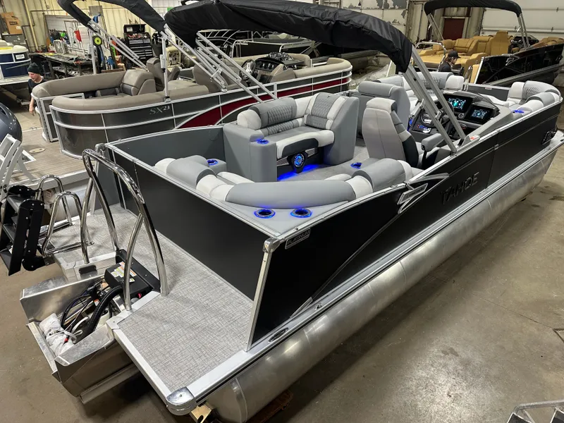 Slide: The Image of Tahoe Cascade 2385 Elite Cruise Tritoon & Honda 4-Stroke EFI 2025 - 48