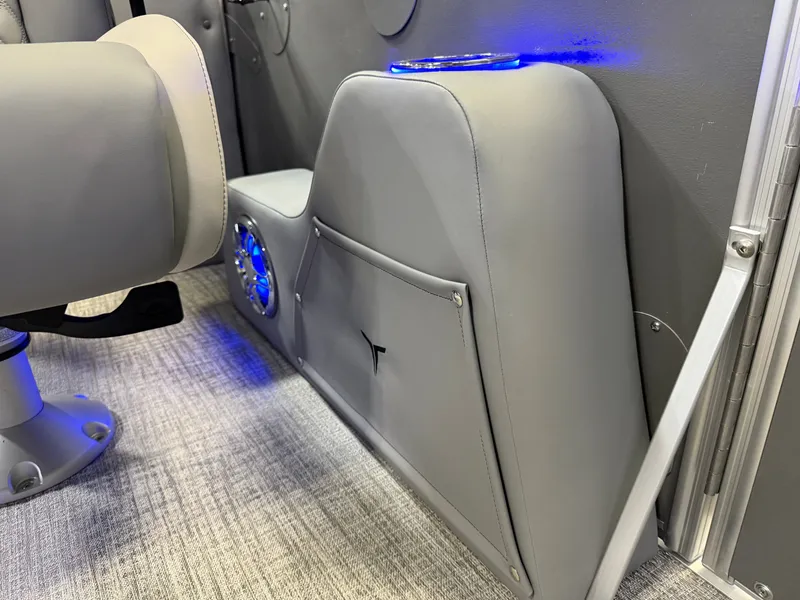 Slide: The Image of Tahoe Cascade 2385 Quad Lounge Tritoon & Honda 4-Stroke EFI 2025 - 29