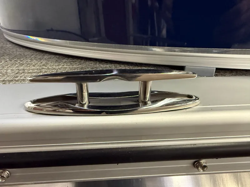 Slide: The Image of Tahoe Cascade 2385 Quad Lounge Tritoon & Honda 4-Stroke EFI 2025 - 39