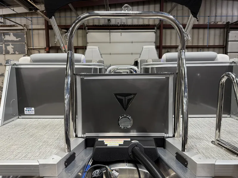 Slide: The Image of Tahoe Cascade 2385 Quad Lounge Tritoon & Honda 4-Stroke EFI 2025 - 44