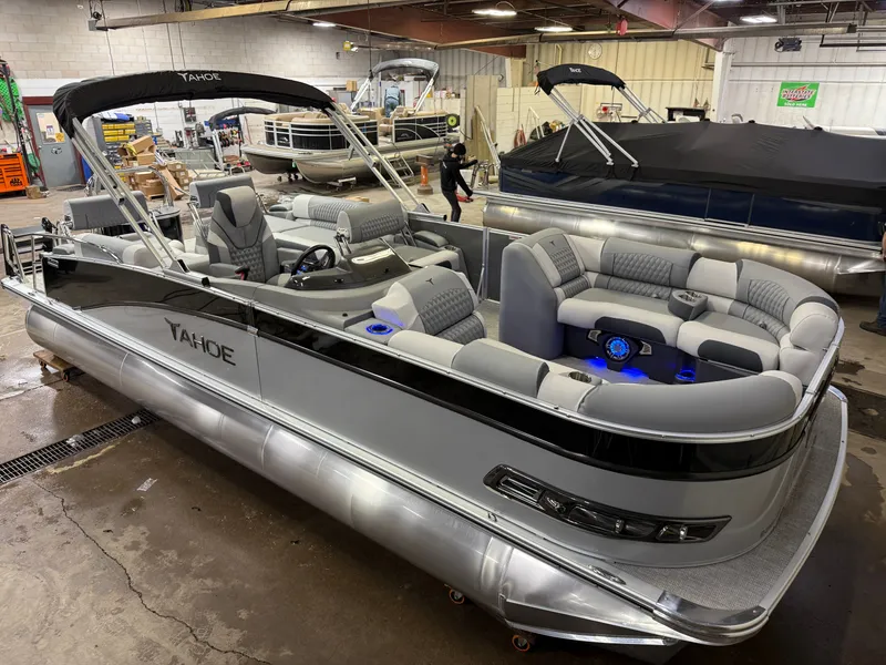 The Image of Tahoe Cascade 2385 Quad Lounge Shift Flip Tritoon & Honda 4-Stroke EFI 2025 - 1