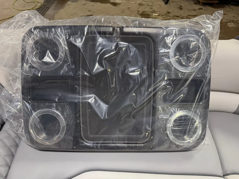 Slide: The Image of Tahoe Cascade 2385 Quad Lounge Shift SS Tritoon & Honda 4-Stroke EFI 2025 - 39