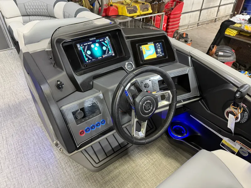 Slide: The Image of Tahoe Cascade 2385 Quad Lounge Tritoon & Honda 4-Stroke EFI 2025 - 13