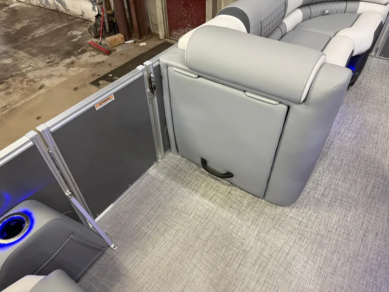 Slide: The Image of Tahoe Cascade 2385 Quad Lounge Tritoon & Honda 4-Stroke EFI 2025 - 28