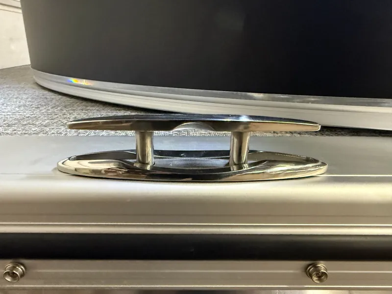 Slide: The Image of Tahoe Cascade 2385 Quad Lounge Tritoon & Honda 4-Stroke EFI 2025 - 38