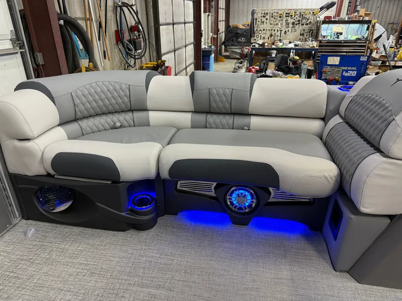 Slide: The Image of Tahoe Cascade 2385 Quad Lounge Tritoon & Honda 4-Stroke EFI 2025 - 51