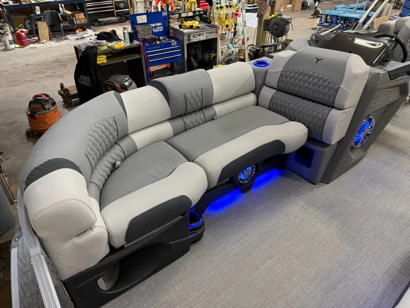 Slide: The Image of Tahoe Cascade 2385 Quad Lounge Tritoon & Honda 4-Stroke EFI 2025 - 8