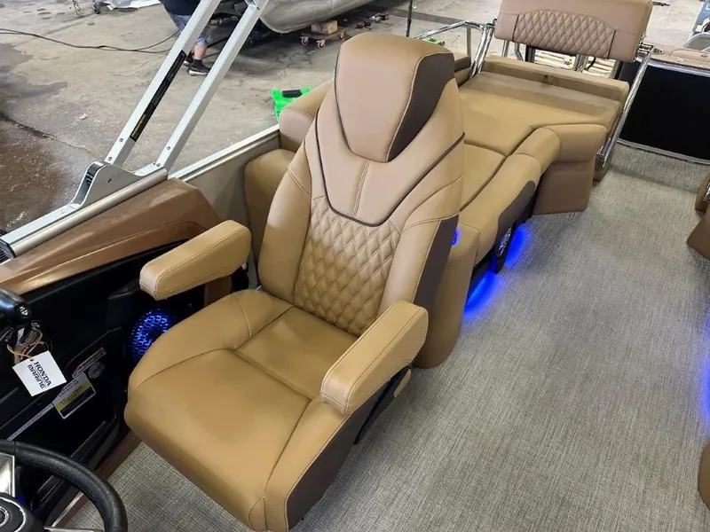 Slide: The Image of Tahoe Cascade 2385 Quad Lounge Shift SS Tritoon & Honda 4-Stroke EFI 2025 - 12