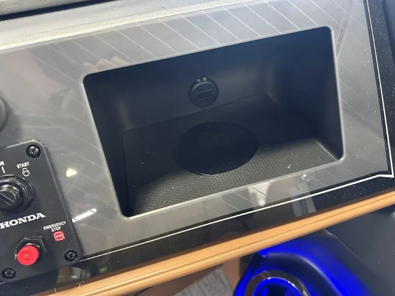 Slide: The Image of Tahoe Cascade 2385 Quad Lounge Shift SS Tritoon & Honda 4-Stroke EFI 2025 - 17