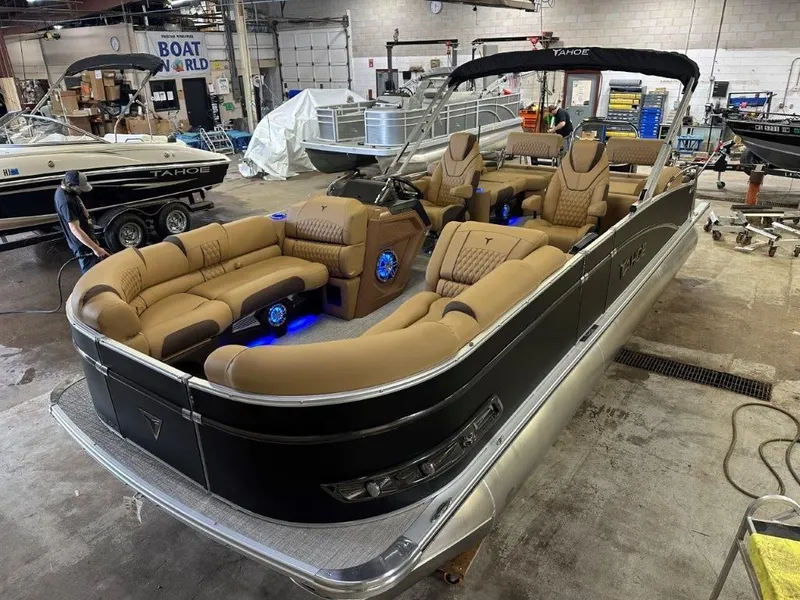 Slide: The Image of Tahoe Cascade 2385 Quad Lounge Shift SS Tritoon & Honda 4-Stroke EFI 2025 - 50