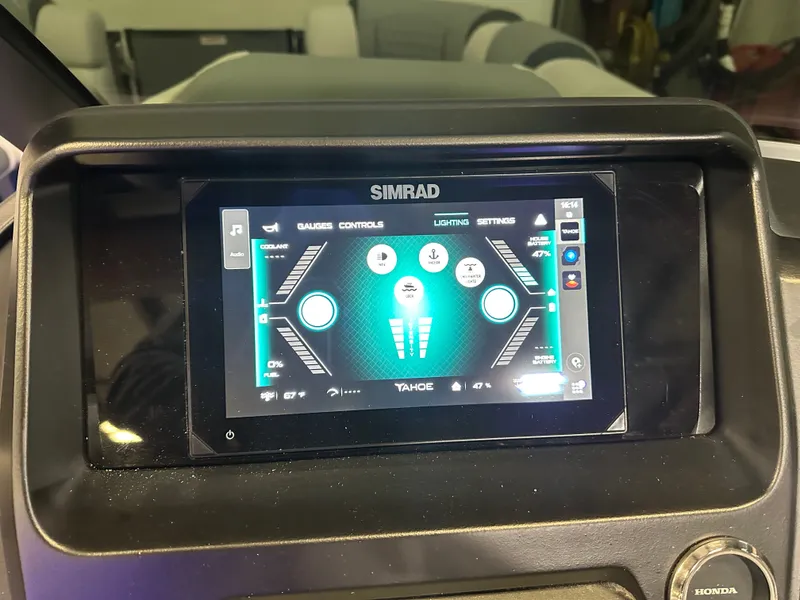 Slide: The Image of Tahoe Cascade 2585 Elite Windshield Tritoon & 250HP 4-Stroke 2025 - 18