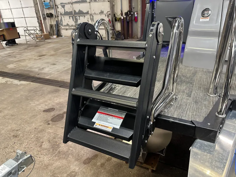 Slide: The Image of Tahoe Cascade 2585 Elite Windshield Tritoon & 250HP 4-Stroke 2025 - 54