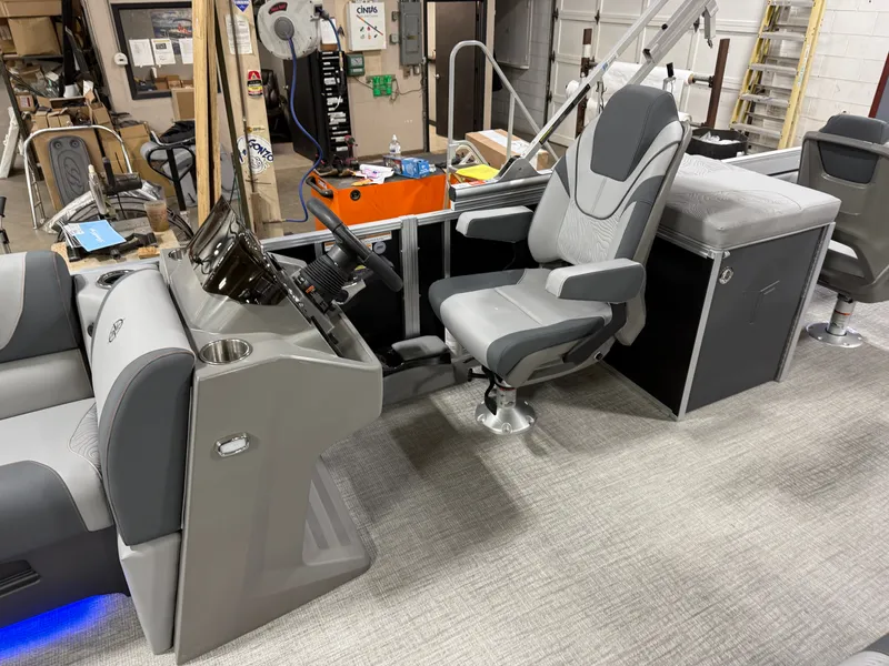 Slide: The Image of Tahoe GEOfish 2385 Rear Fish Tritoon & Honda 4-Stroke EFI 2025 - 11