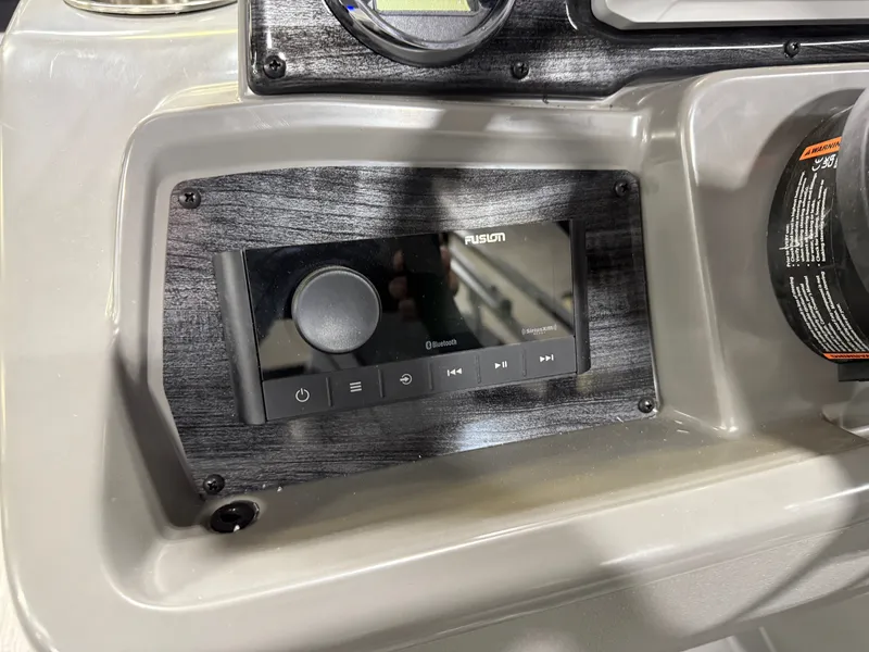 Slide: The Image of Tahoe GEOfish 2385 Rear Fish Tritoon & Honda 4-Stroke EFI 2025 - 14