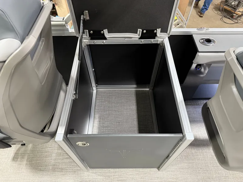 Slide: The Image of Tahoe GEOfish 2385 Rear Fish Tritoon & Honda 4-Stroke EFI 2025 - 22