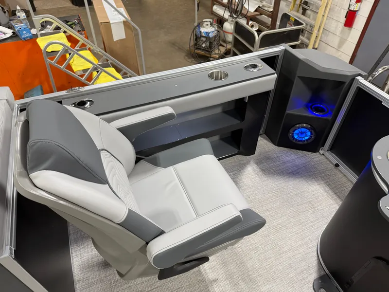 Slide: The Image of Tahoe GEOfish 2385 Rear Fish Tritoon & Honda 4-Stroke EFI 2025 - 24