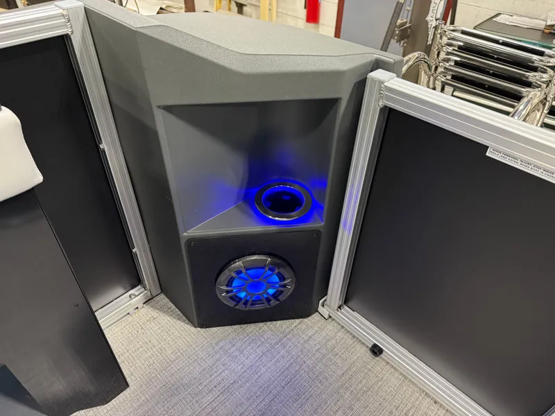 Slide: The Image of Tahoe GEOfish 2385 Rear Fish Tritoon & Honda 4-Stroke EFI 2025 - 31