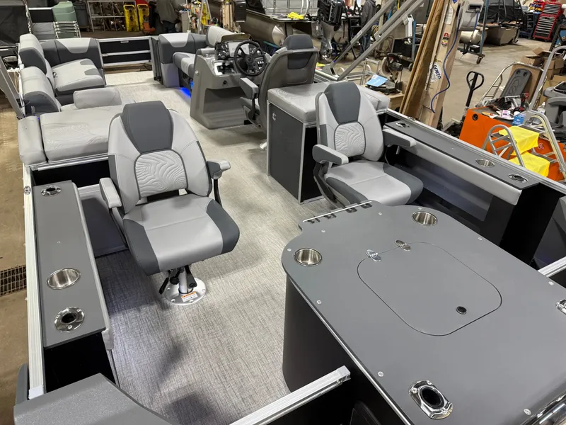 Slide: The Image of Tahoe GEOfish 2385 Rear Fish Tritoon & Honda 4-Stroke EFI 2025 - 32