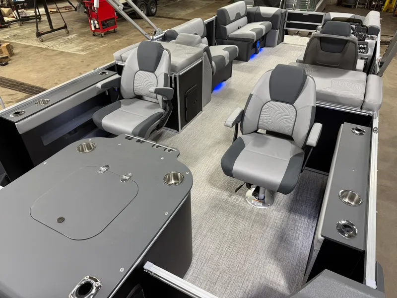 Slide: The Image of Tahoe GEOfish 2385 Rear Fish Tritoon & Honda 4-Stroke EFI 2025 - 33